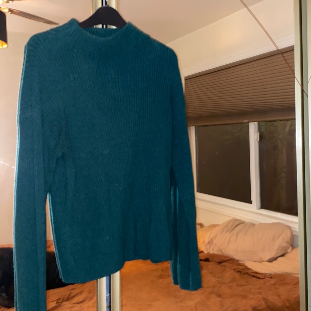 Funnel neck green sweater